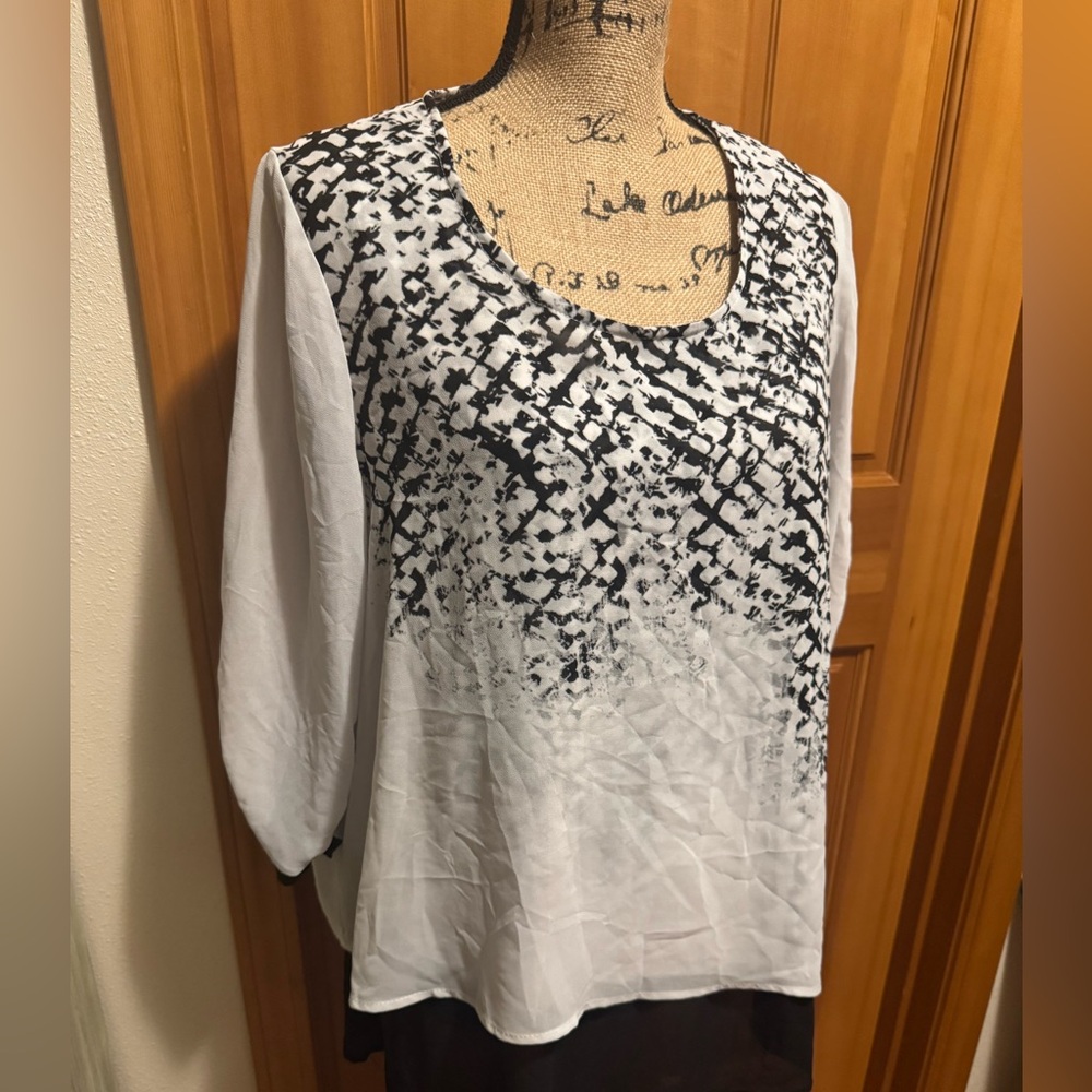 Pippa Blair Black and White Top XXL double layer